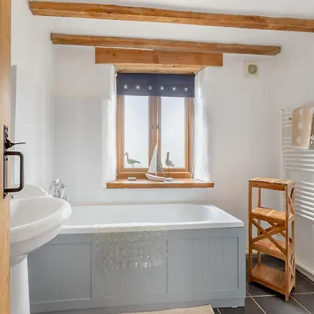 Holiday home The Place 2b Tresmeer